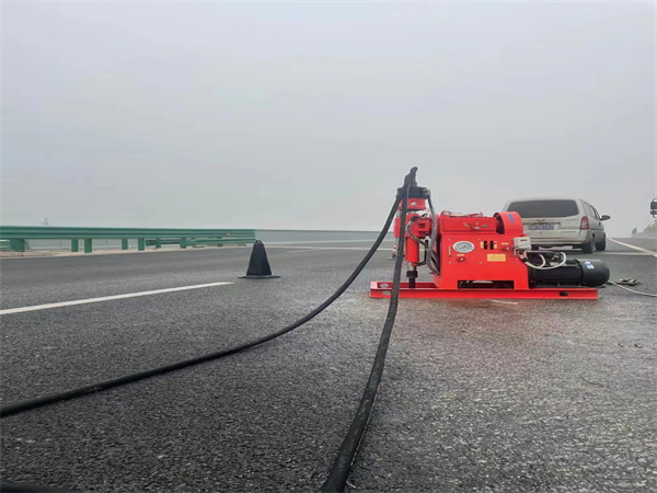 独山马路路基路面开裂下沉注浆加固灌浆