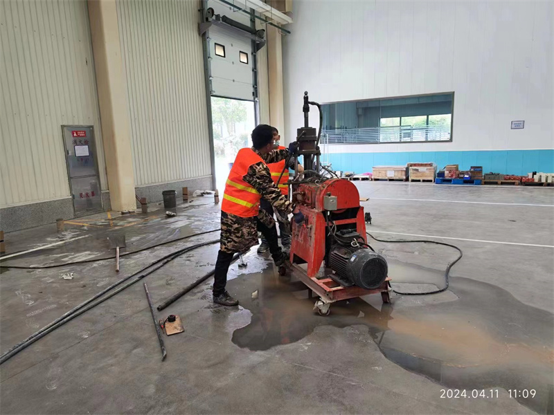 独山厂房地面下沉塌陷注浆加固施工